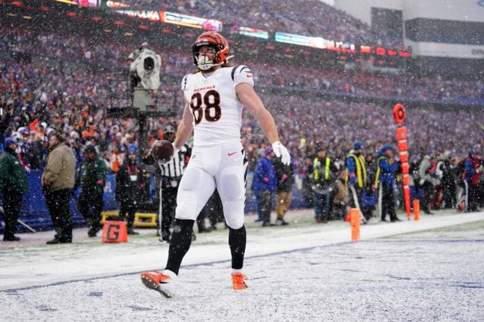 Hayden Hurst is questionable to return for Bengals vs. Chiefs