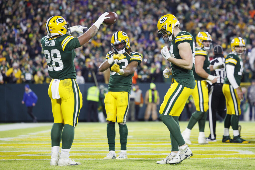 WATCH: Aaron Jones shows up in unique outfit for Sunday Night Football