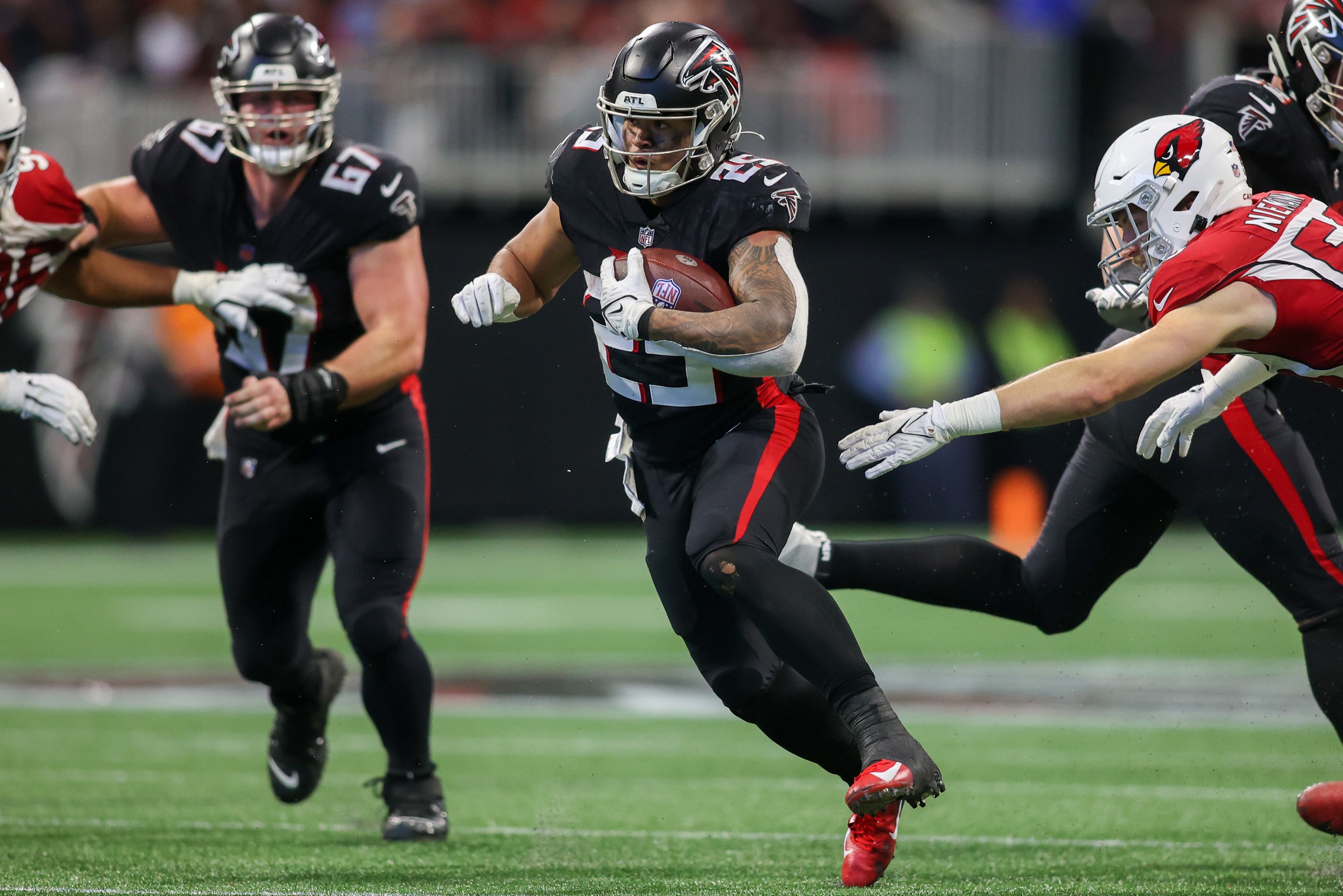 Tyler Allgeier and Cordarrelle Patterson Start/Sit Week 18: Should You  Start Either Falcons RB Against the Buccaneers?
