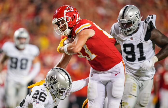 Chiefs clinch No. 2 seed in AFC after win