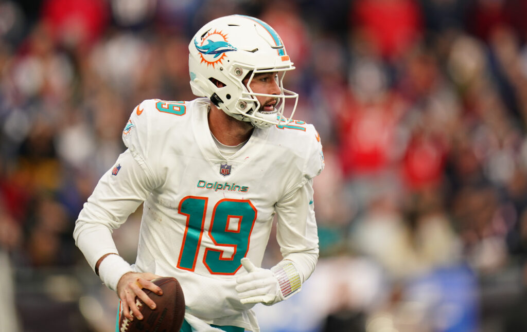 Dolphins' Thompson to start pivotal Week 18 game vs. Jets