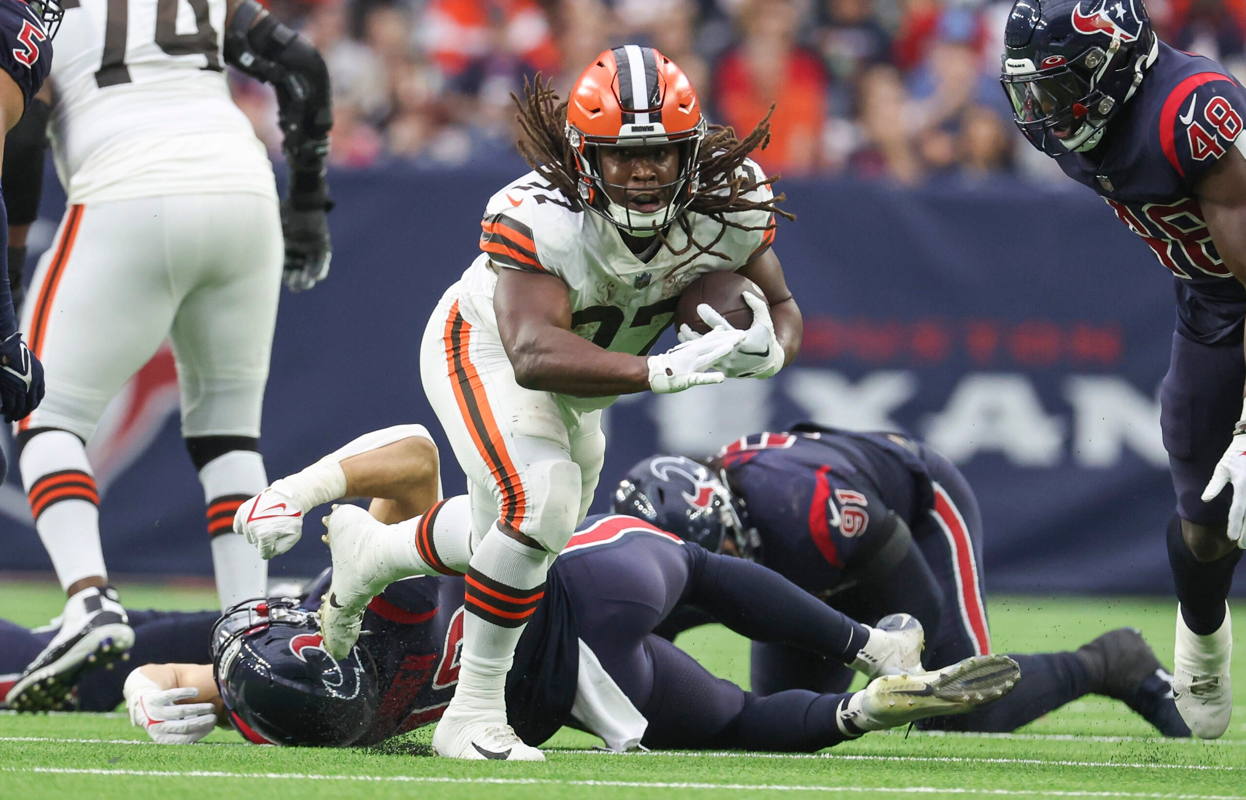 Nick Chubb injury: Browns sign Kareem Hunt to one-year deal as veteran RB  returns to Cleveland 