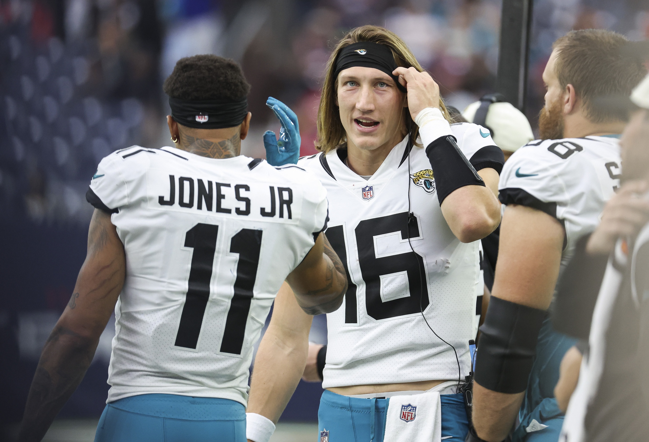 NFL Week 18 Early Odds: Jaguars, Dolphins, and Packers All Favored This Week