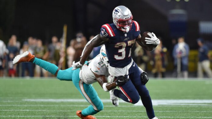 Flawed Patriots Wisely Let Dolphins Self-Destruct To Close In On Playoff Berth