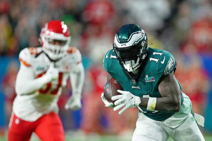 Philadelphia Eagles WR A.J. Brown runs with the ball against the Kansas City Chiefs in Super Bowl LVII.