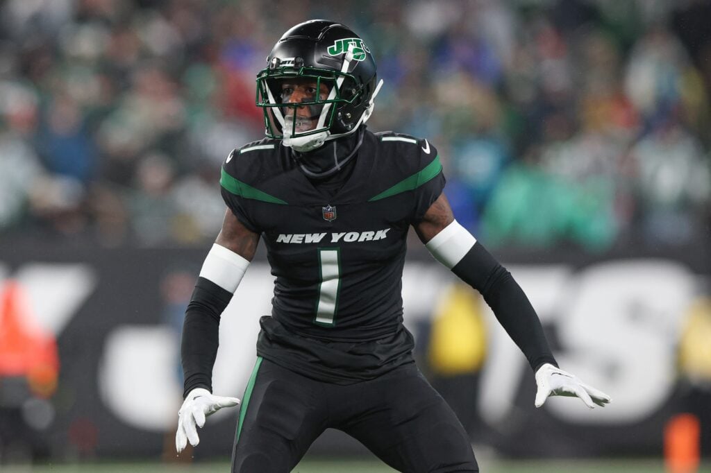 Cincinnati Football: Jets cornerback Sauce Gardner receives NFL Defensive  Rookie of the Year