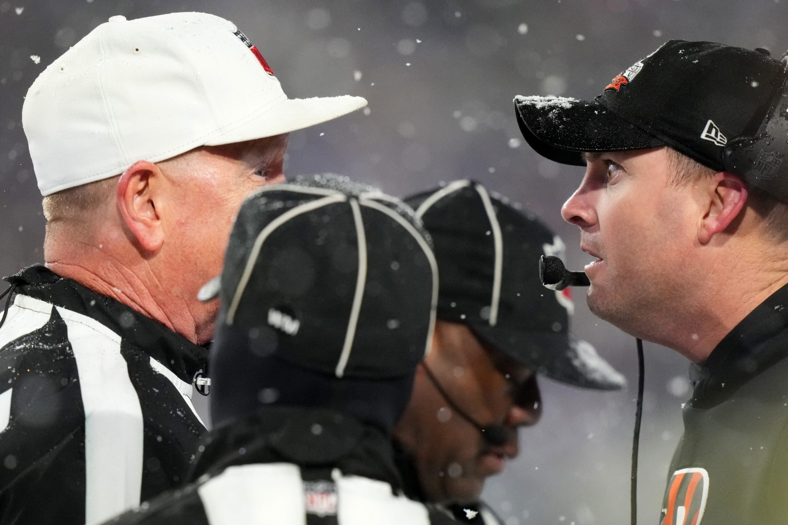 Ravens' broadcast interrupted by fan trying to climb into booth looking for  a drink