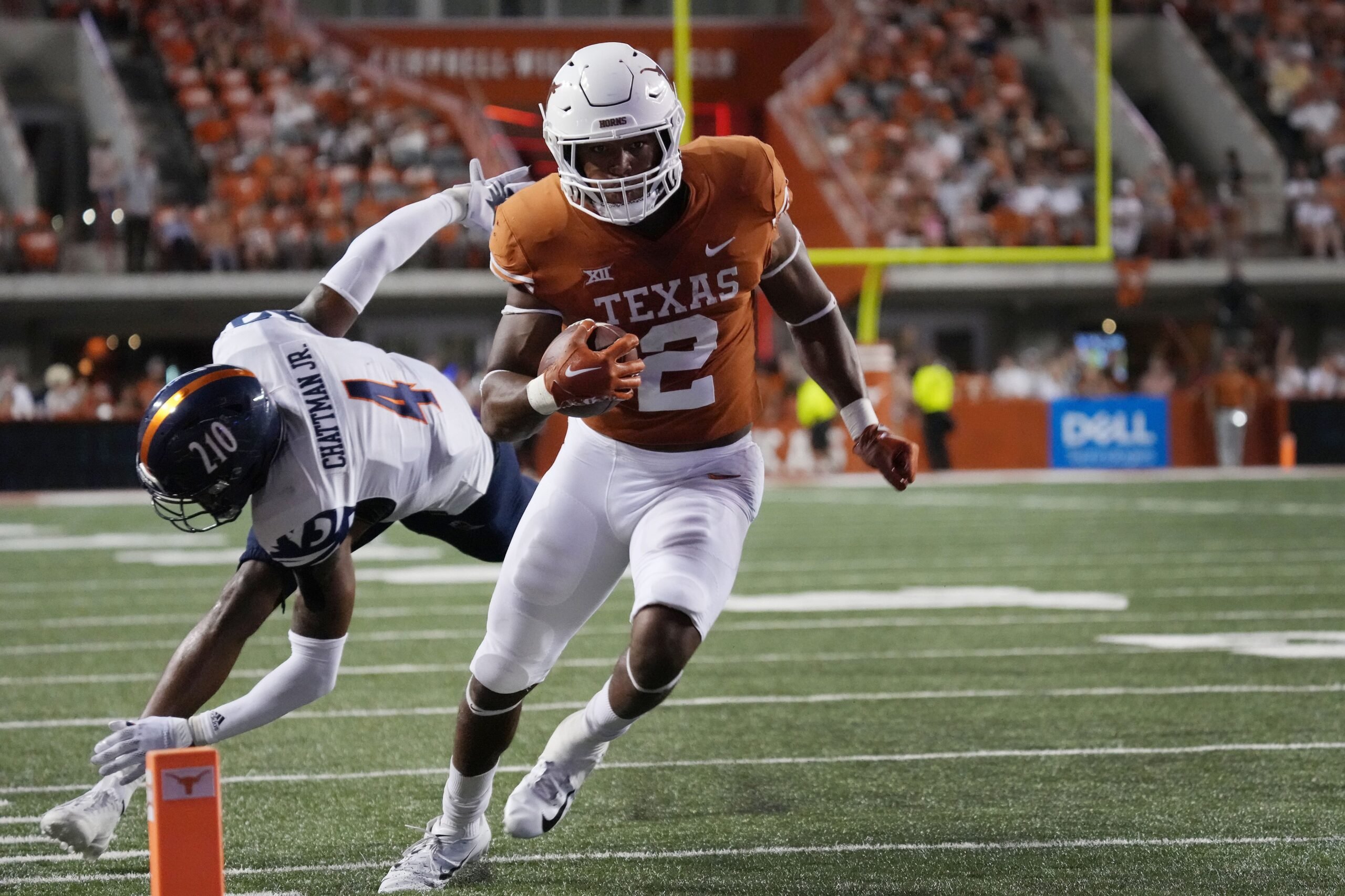 Roschon Johnson, Texas Longhorns running back, drafted by Chicago Bears