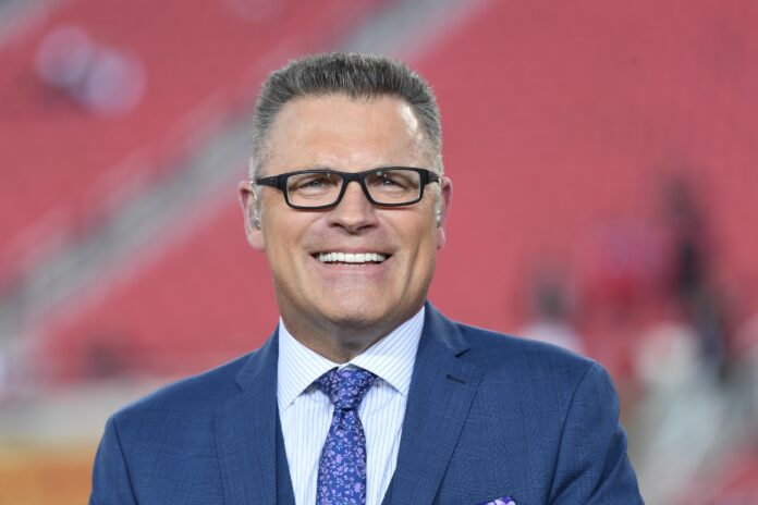 Who Is Howie Long? How the Hall of Fame DE Transitioned to Broadcasting