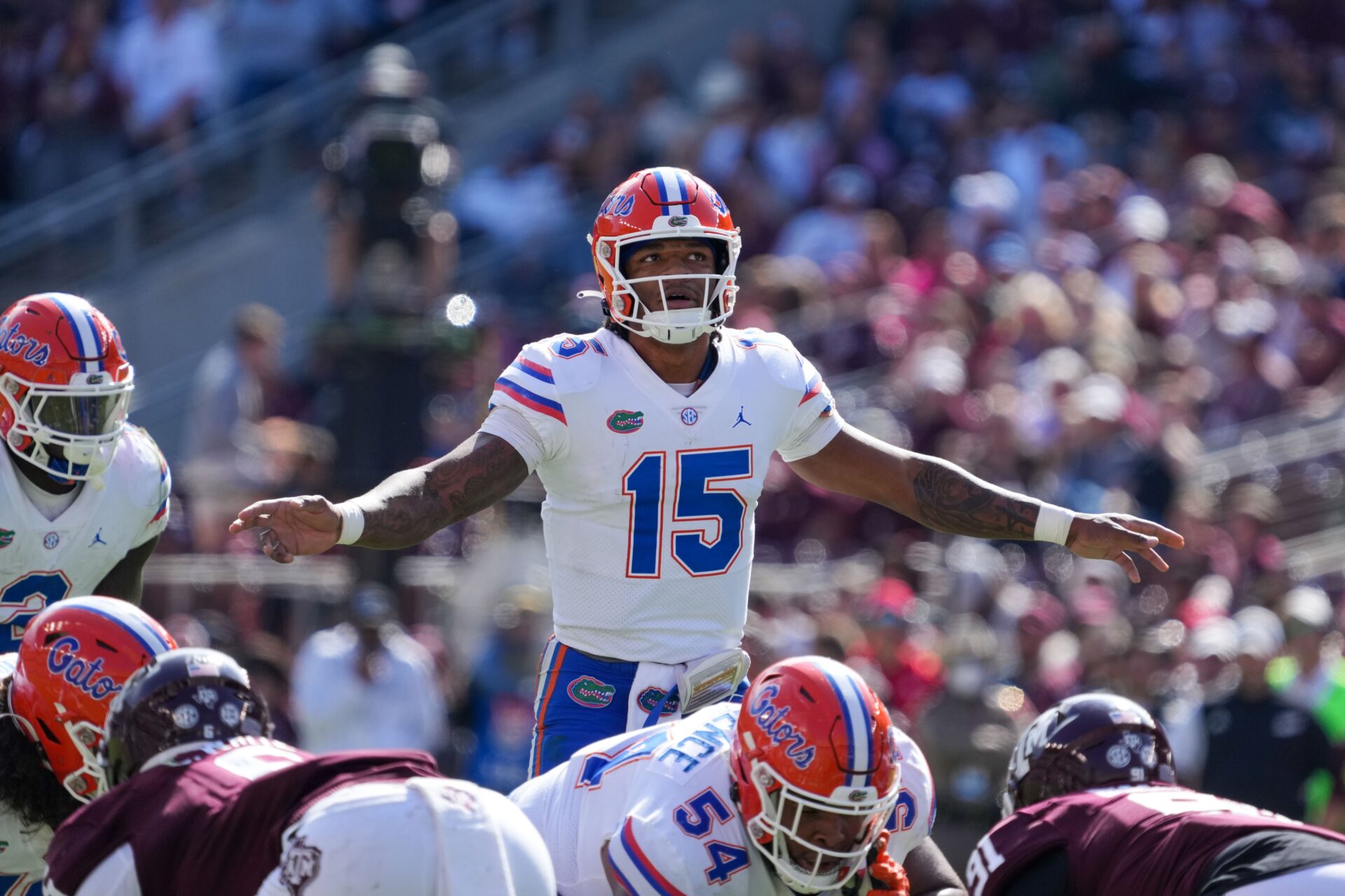 Florida QB Anthony Richardson (15) getting ready for a play against Texas A&M.