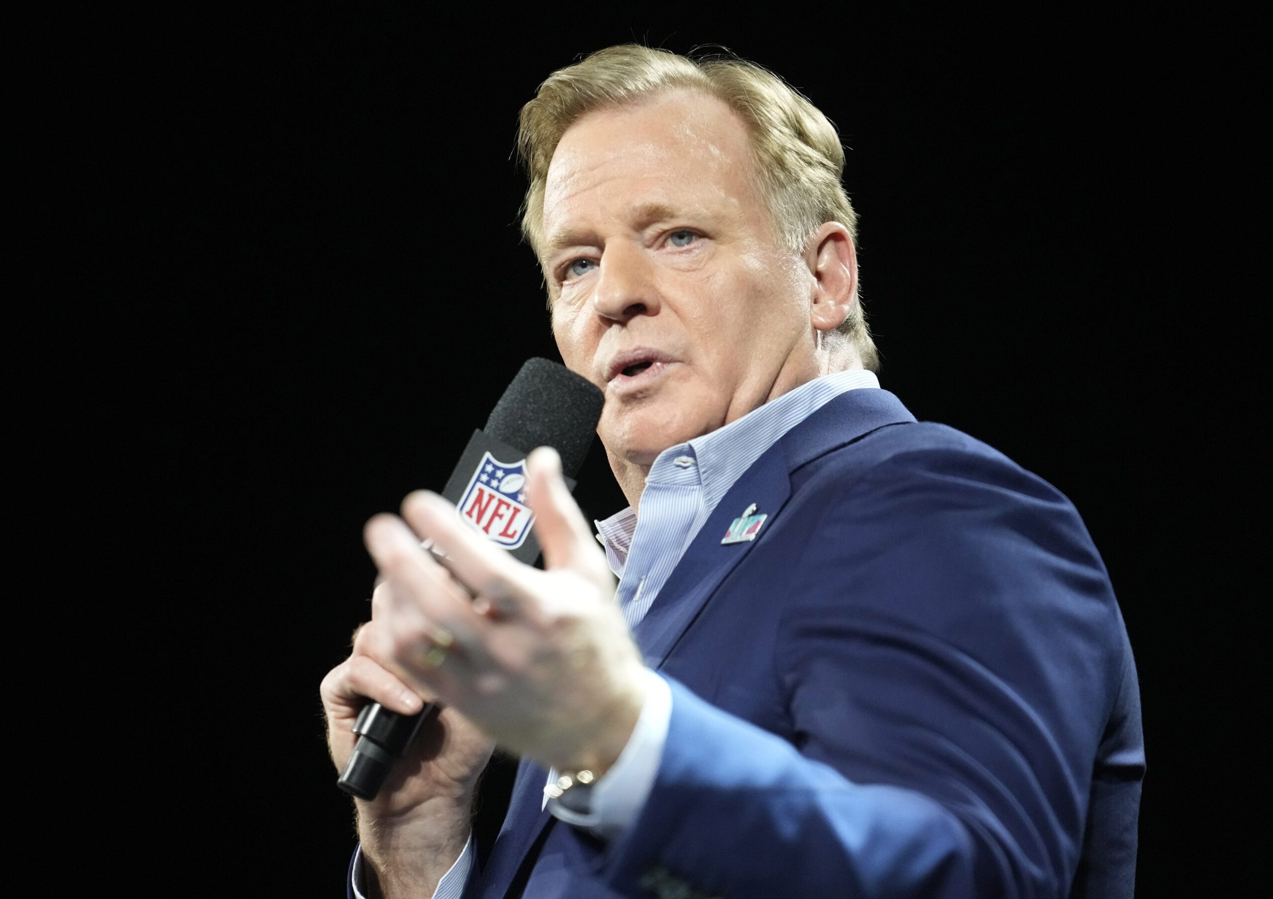 Roger Goodell says football is family; all NFL teams will wear