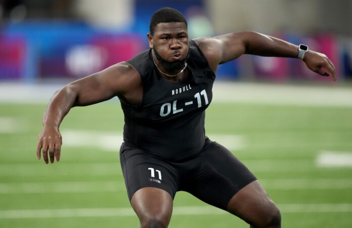 Tennessee at Chattanooga offensive lineman McClendon Curtis runs a drill at the NFL Scouting Combine.