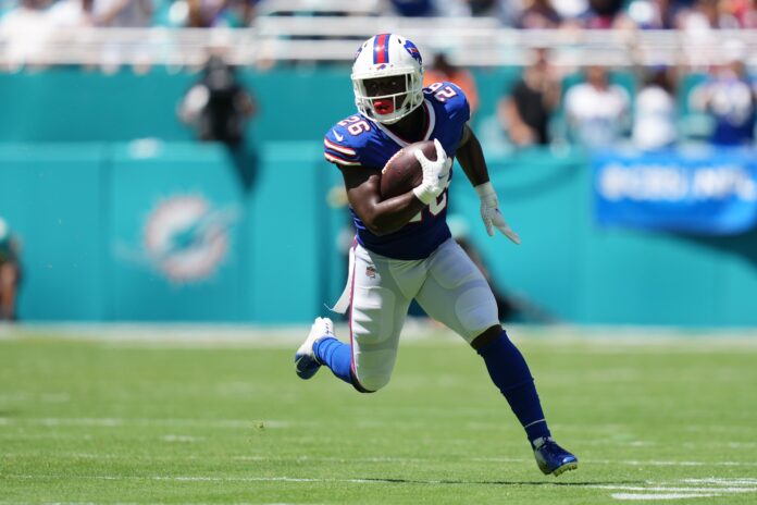 Devin Singletary runs with the ball against the Miami Dolphins.