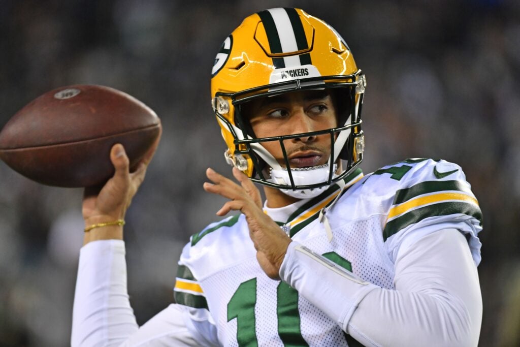 Packers fans call for Jordan Love to start over Aaron Rodgers, who accepts  blame