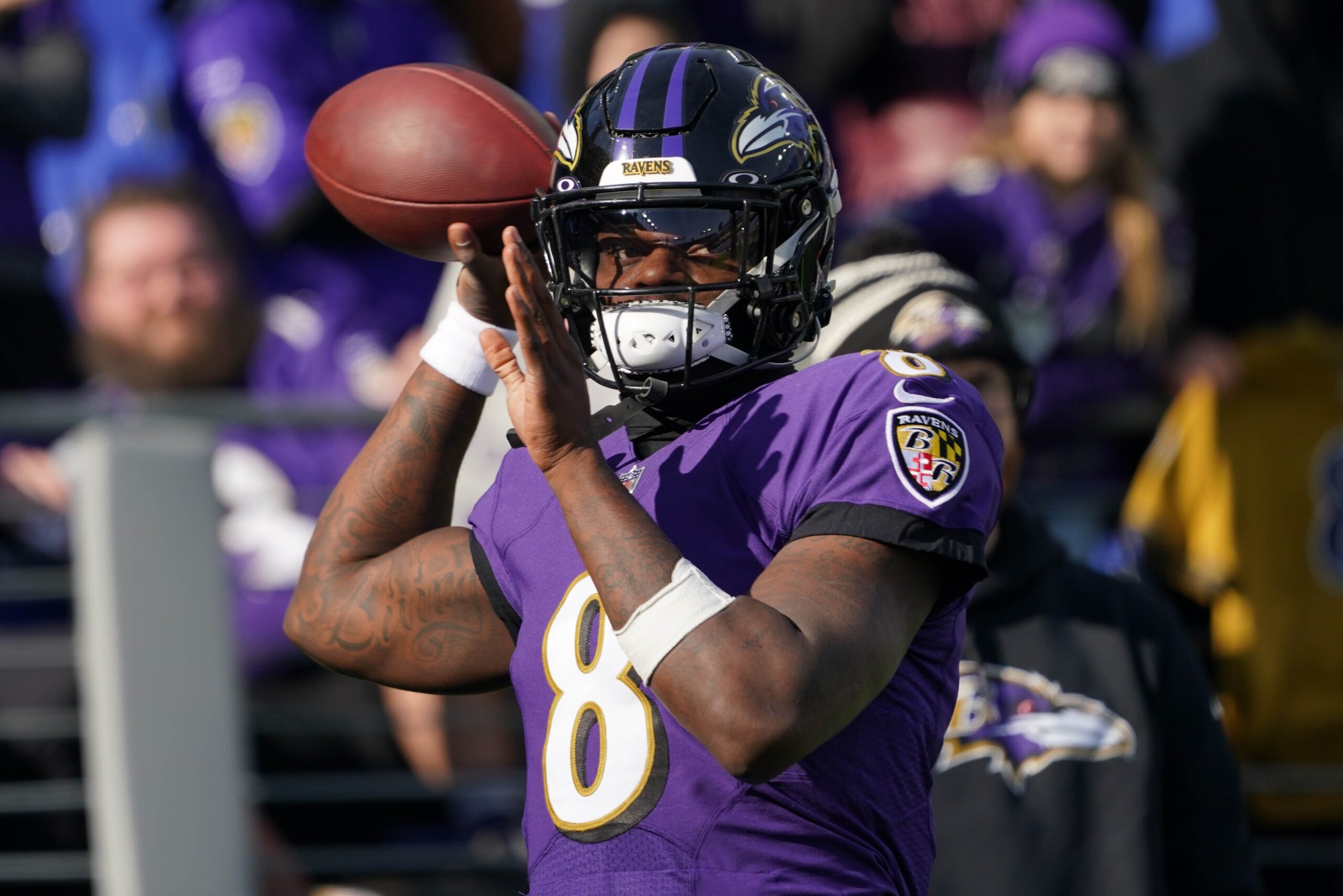 Lamar Jackson sparks Ravens to come-from-behind win over Brady's Bucs, NFL