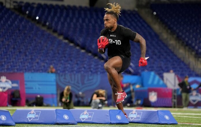 Oklahoma running back Eric Gray (RB10) during the NFL Scouting Combine at Lucas Oil Stadium.