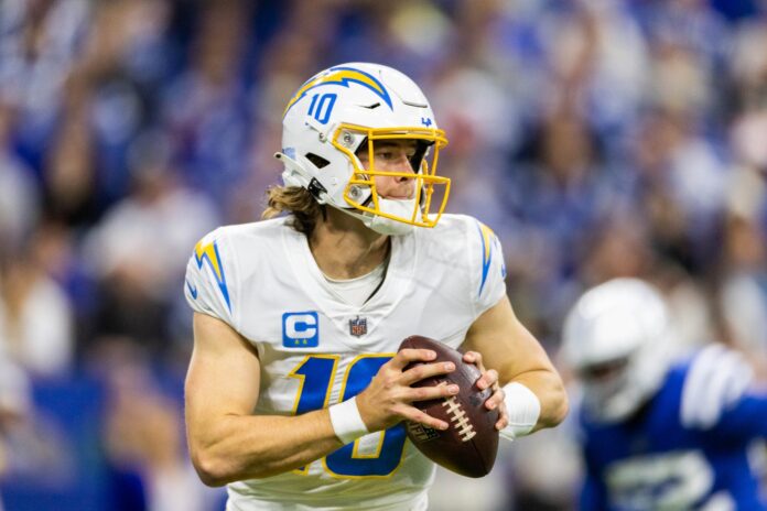 Los Angeles Chargers quarterback Justin Herbert (10) drops back to pass.