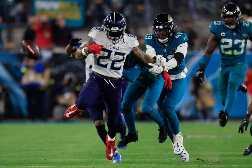 Tennessee Titans Playoff Dreams Hinge on Derrick Henry - Last Word on Pro  Football