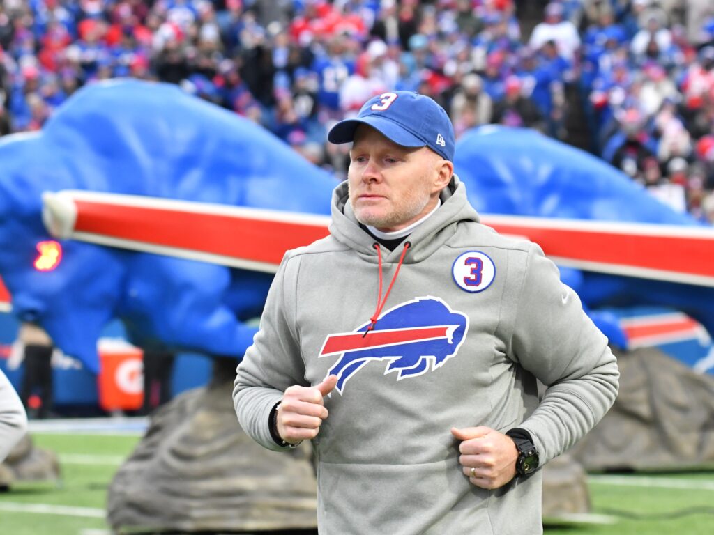 Buffalo Bills OL coach Bobby Johnson leaving for Giants 