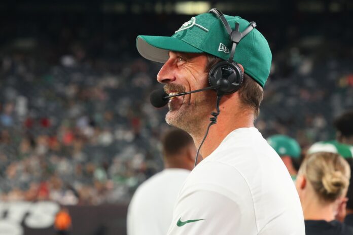Aaron Rodgers (8) on the sideline against the Tampa Bay Buccaneers during the second half at MetLife Stadium.