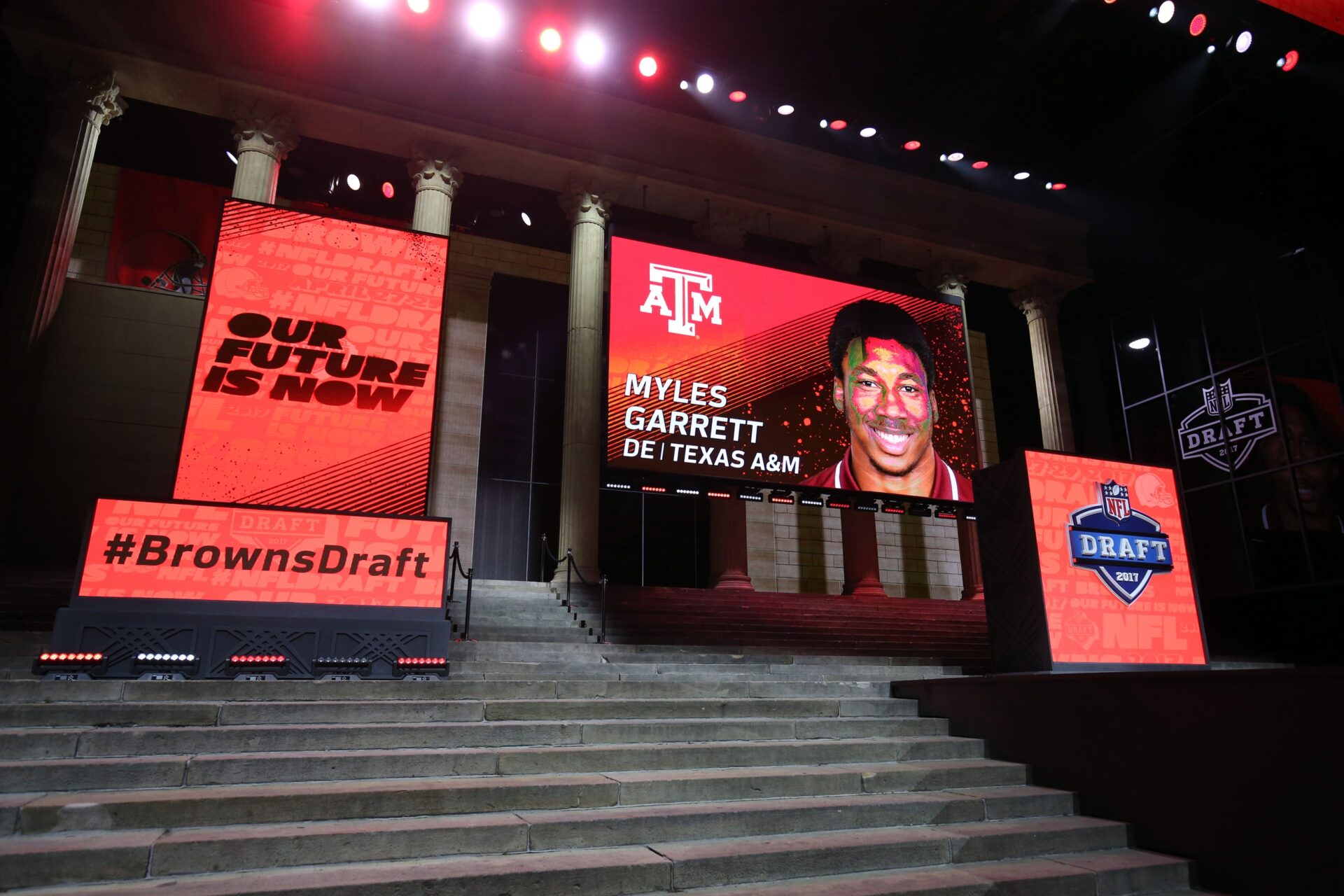 Myles Garrett is announced as the No. 1 overall pick to the Cleveland Browns.