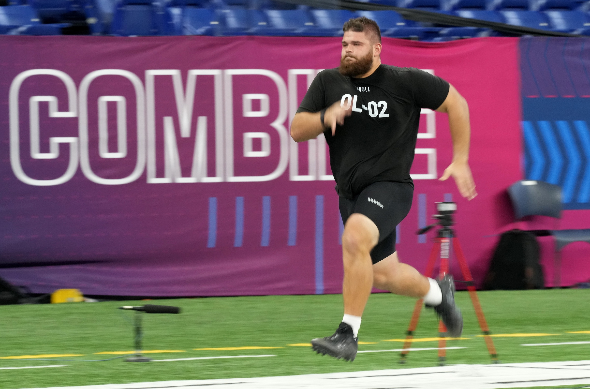 Troy OL Jake Andrews runs the 40-yard dash at the NFL Scouting Combine.