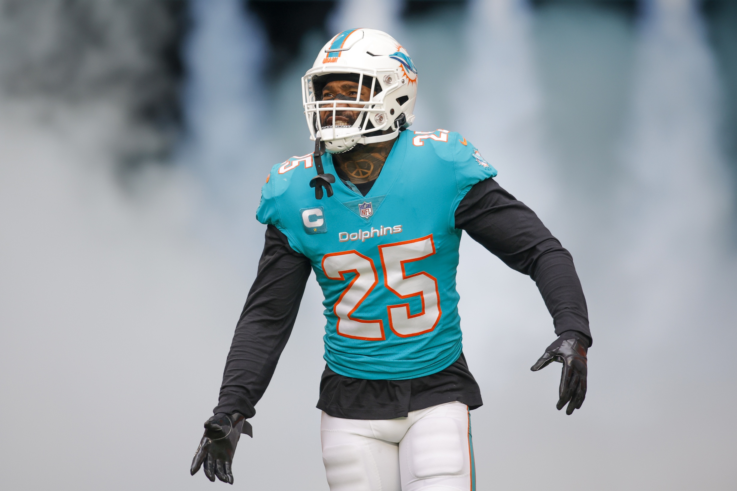 Miami Dolphins Rumors: Xavien Howard 'Washed?' A Trade Into First Round?  And Cedrick Wilson Landing Spots