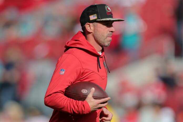 Kyle Shanahan before the game against the Miami Dolphins.