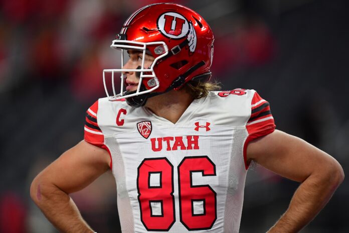 Utah Utes tight end Dalton Kincaid (86) with his hands on his hips before a game.