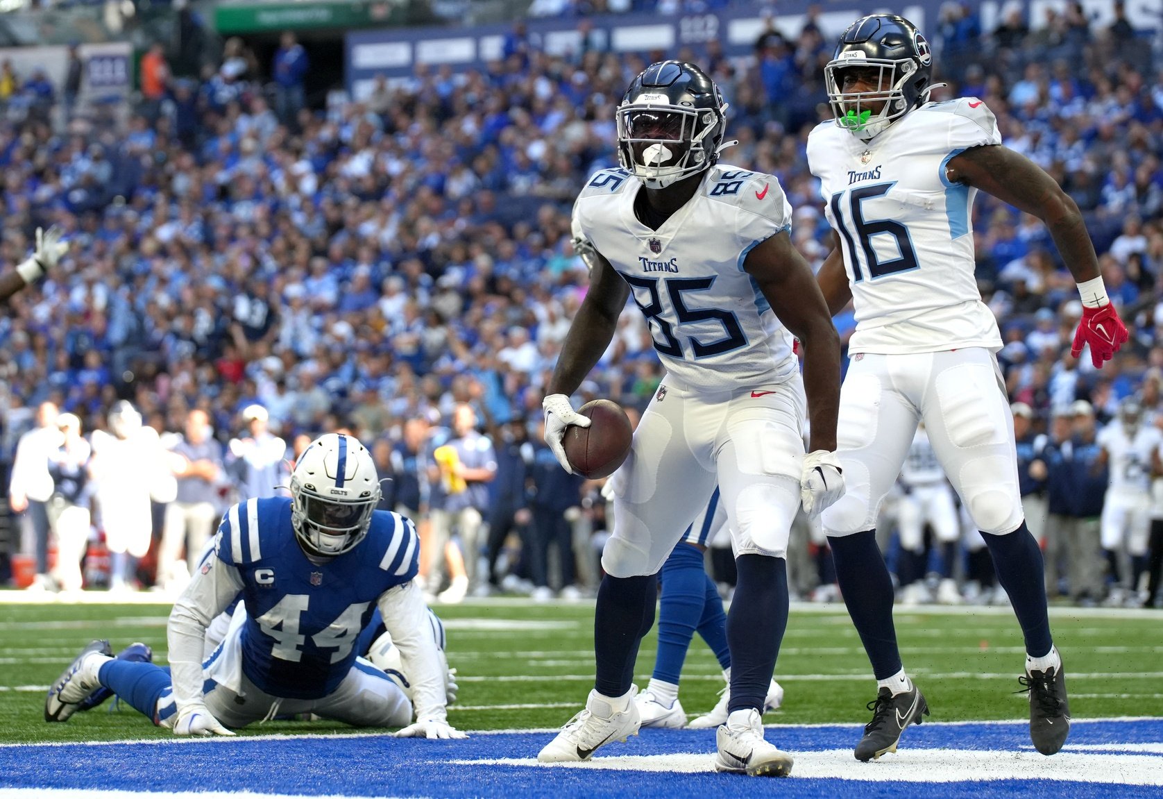 Start or sit Week 1: Chigoziem Okonkwo, Treylon Burks, Titans D/ST