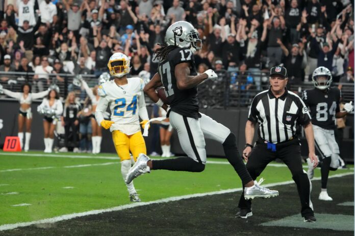 Watch: Raiders Davante Adams walk-off game-winner in OT vs Broncos