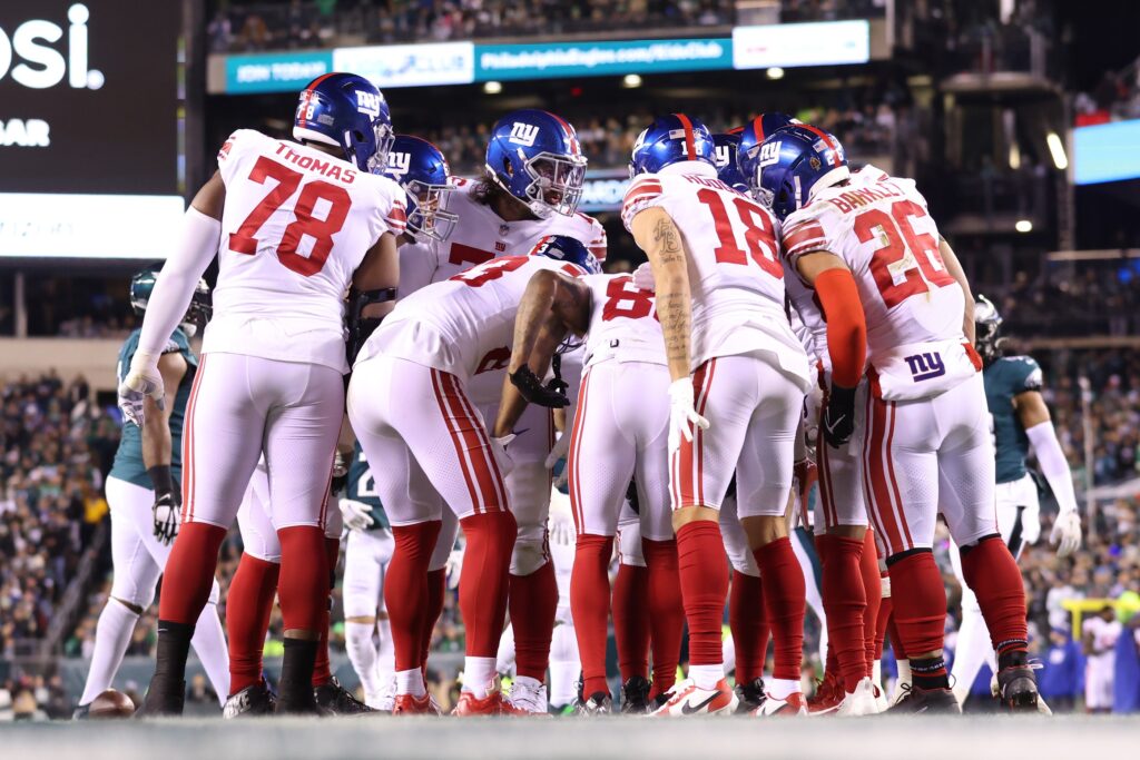 New York Giants Huddle Up, At October 7th's Browns-Giants G…