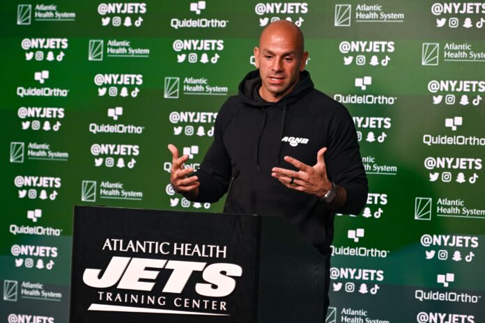 Robert Saleh speaks at a press conference at Atlantic Health Jets Training Center.