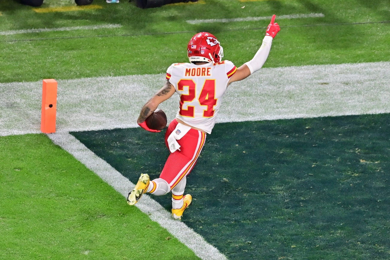 Kansas City Chiefs WR Skyy Moore (24) runs into the end zone during Super Bowl 57.