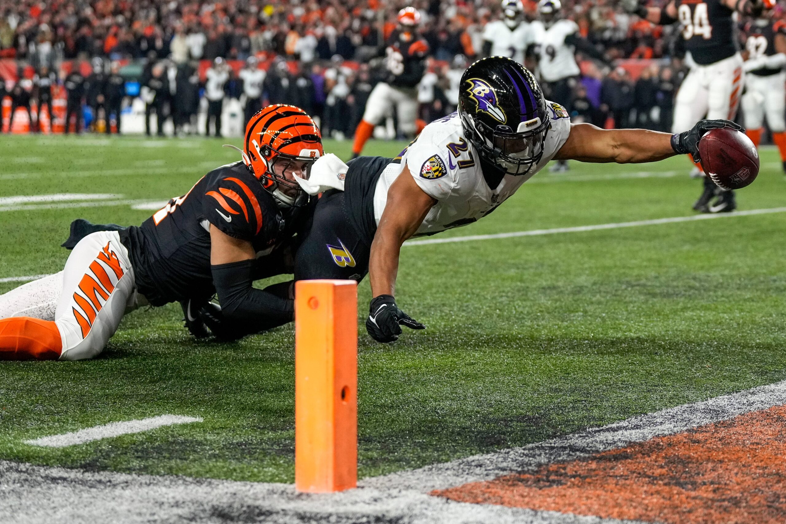 Ravens' JK Dobbins, Dolphins' Tyreek Hill among best bets to score