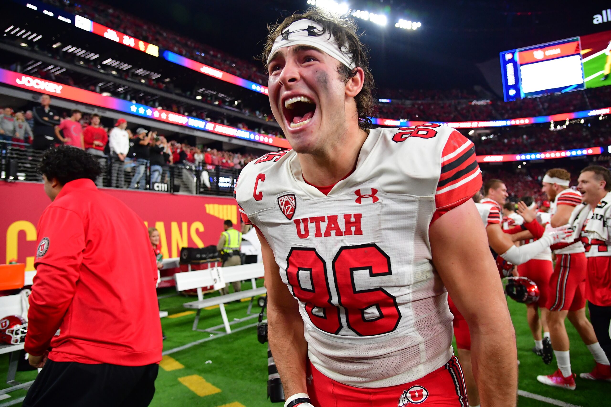 Utah Utes (and now Buffalo Bills) tight end Dalton Kincaid (86) celebrates the victory against the Southern California Trojans in the PAC-12 Football Championship at Allegiant Stadium. 