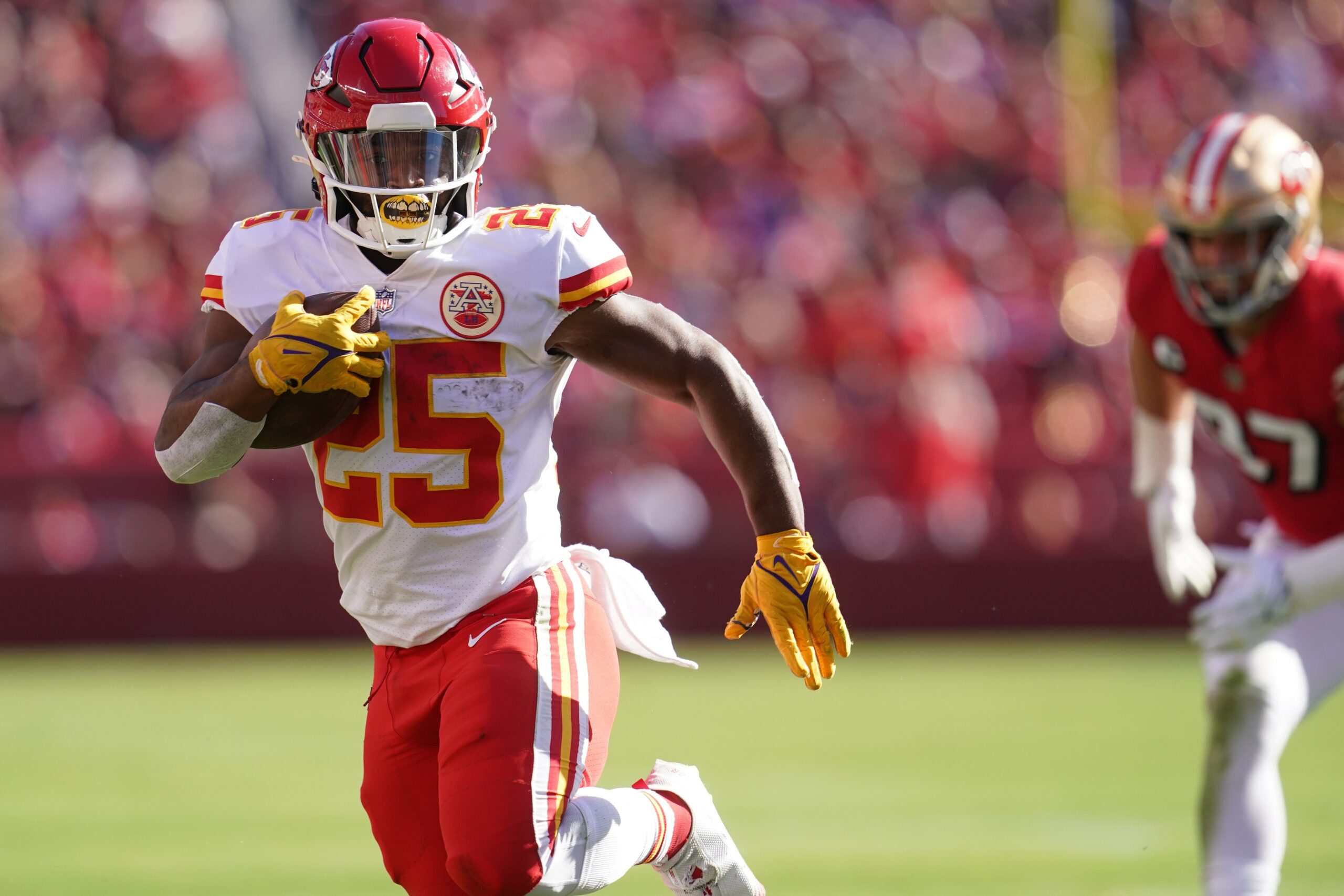 KC Chiefs decline extending Clyde Edwards-Helaire's option