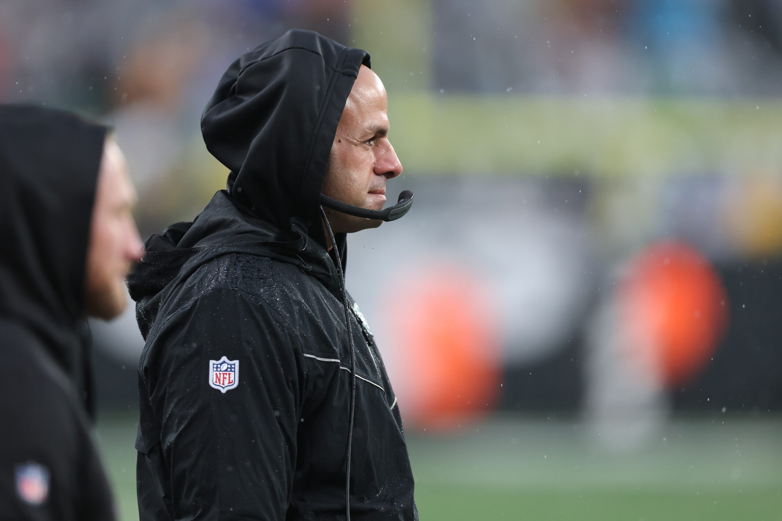 Robert Saleh looks on during the second half against the Chicago Bears at MetLife Stadium. 