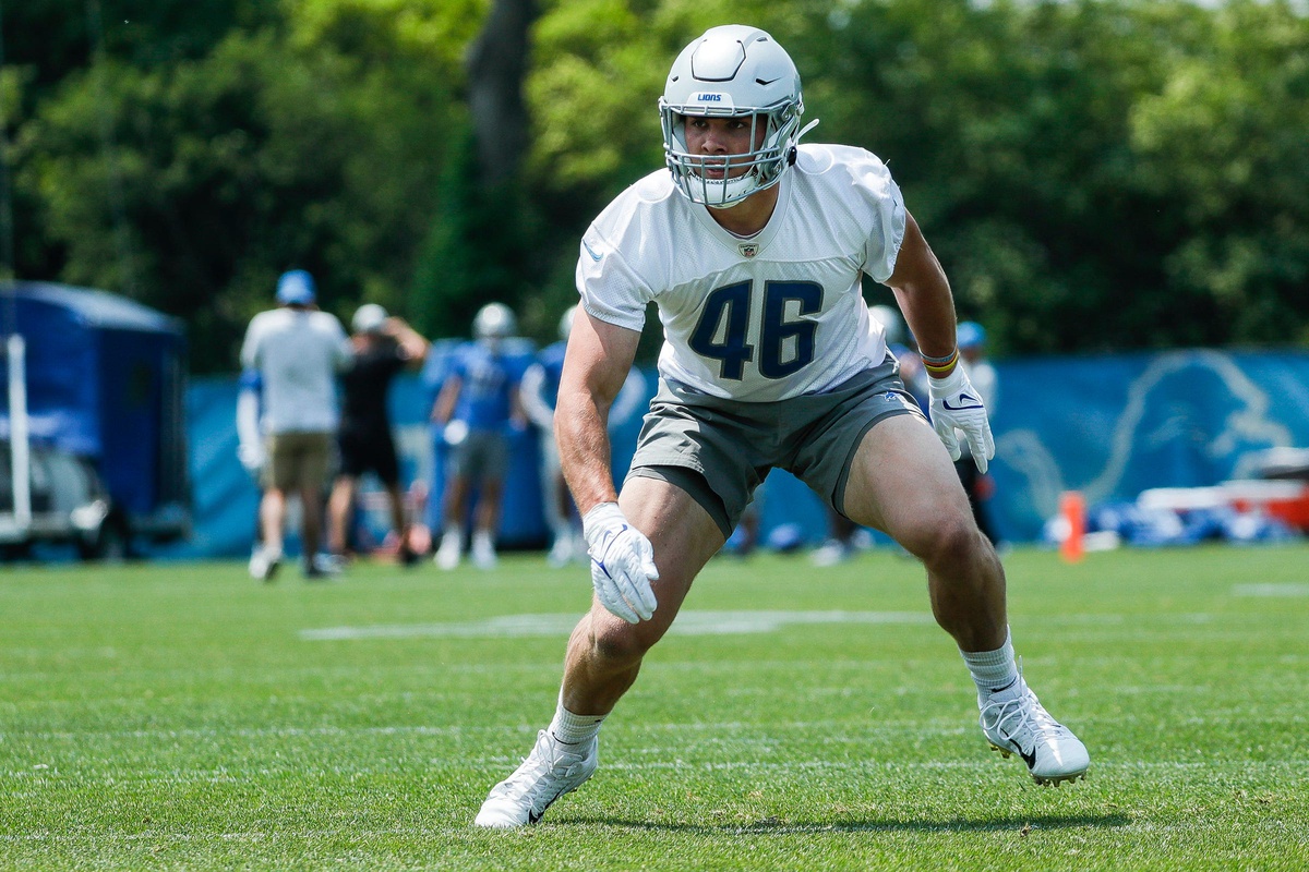 Detroit Lions Training Camp Battles: Who Will Be the Odd Man Out at  Linebacker?