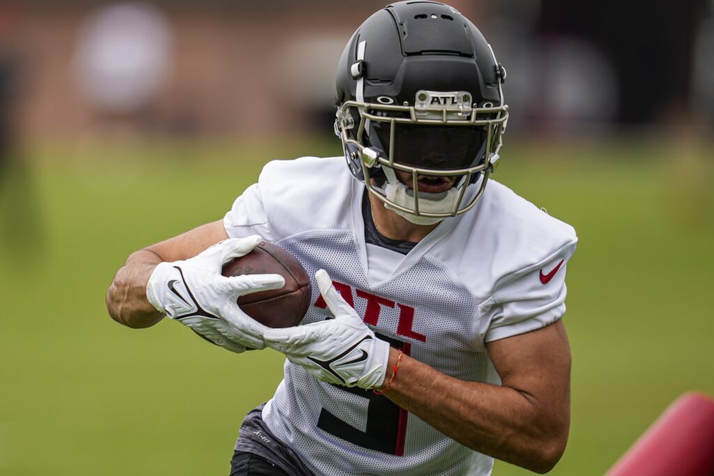 Atlanta Falcons Assign New Jersey Numbers to Drake London, Desmond Ridder &  Rookies: NFL Draft Tracker - Sports Illustrated Atlanta Falcons News,  Analysis and More