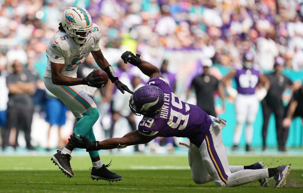 Vikings star Danielle Hunter feels 'more loose' in new defense. What does  that mean exactly? - InForum