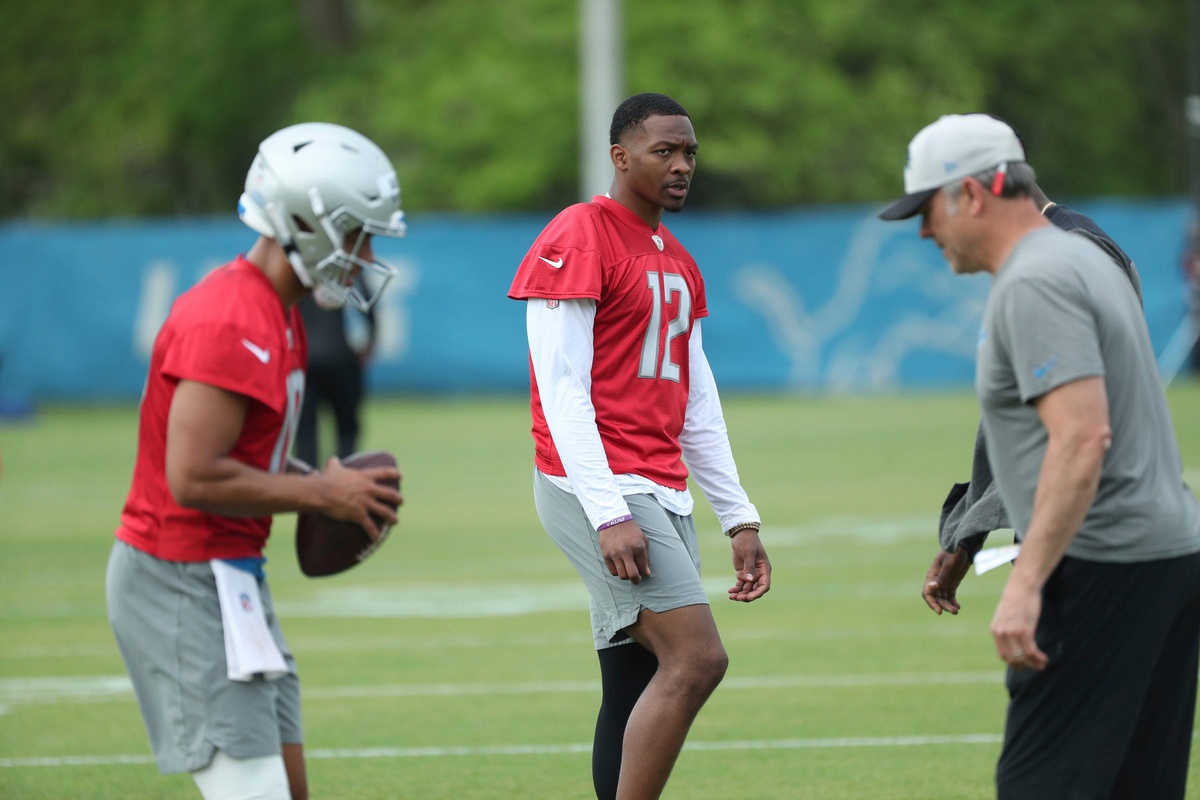 Detroit Lions quarterback Hendon Hooker watches drills during Rookie Minicamp.