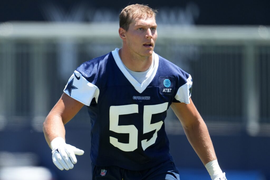 Cowboys make their plans for Leighton Vander Esch perfectly clear