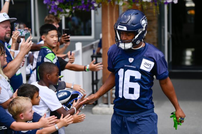 Tyler Lockett reacts to Seahawks drafting Boye Mafe, Kenneth Walker