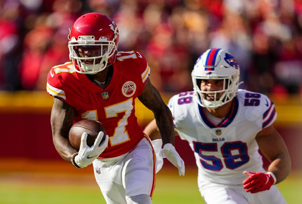 Former UGA star Mecole Hardman shows up to Chiefs game in