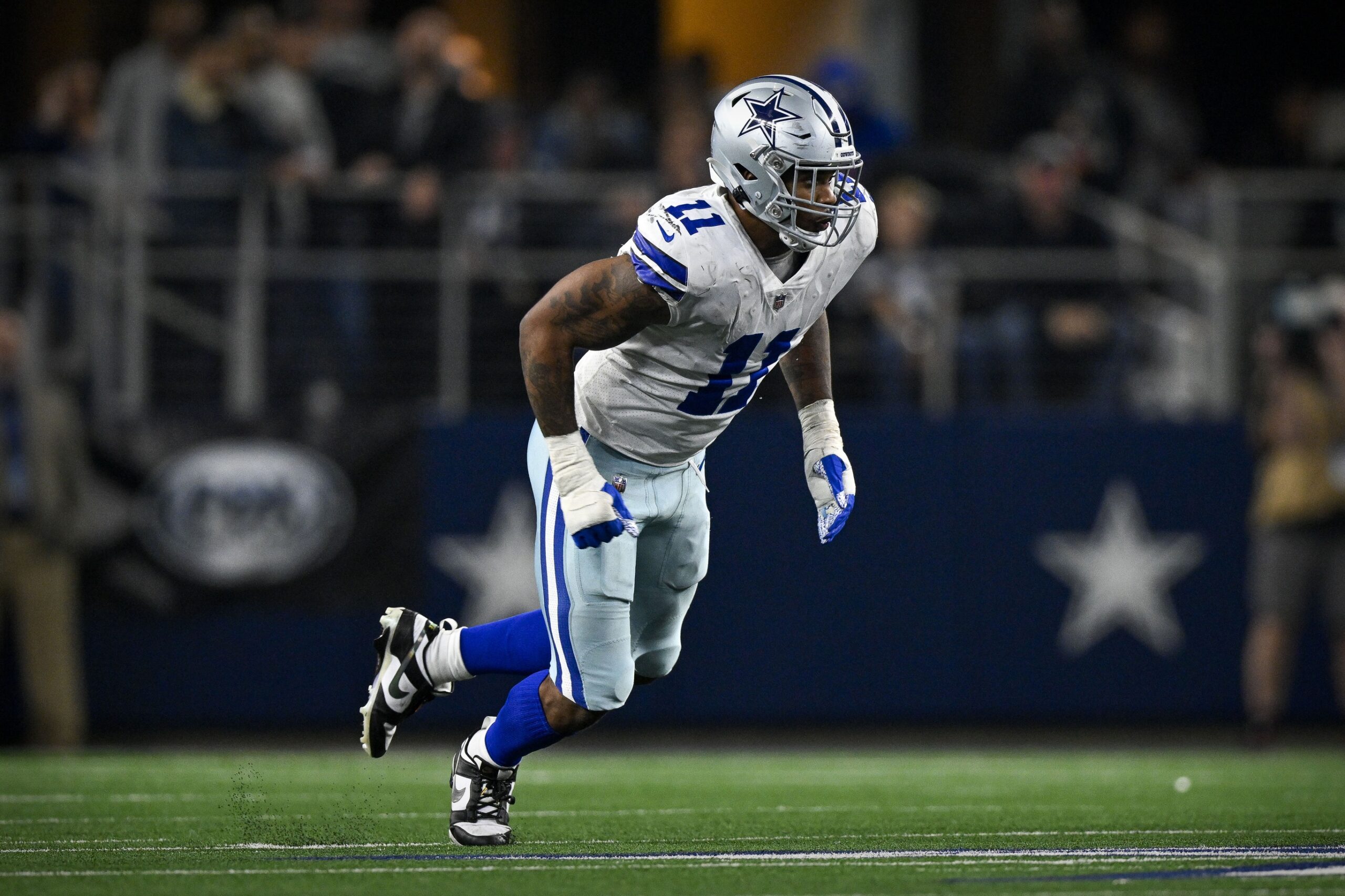 Report: Cowboys' Micah Parsons to bulk up, move to DE full-time