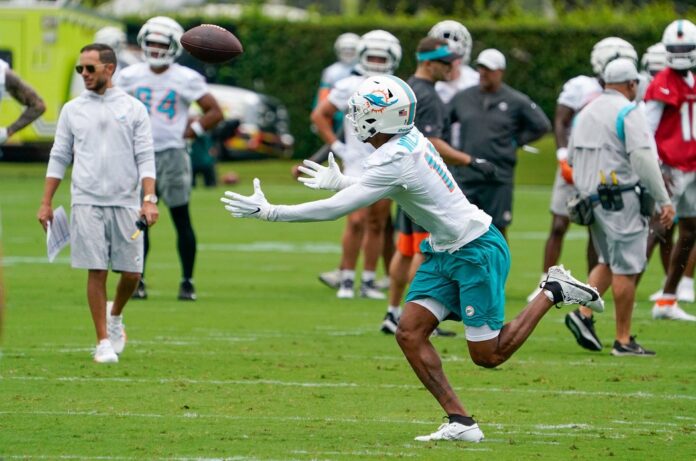 Dolphins reportedly open to trading Cedrick Wilson Jr. but wide