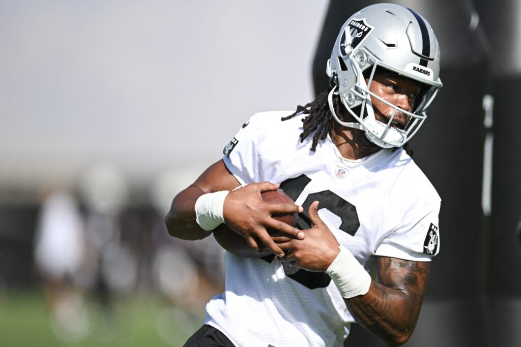 Raiders news: Las Vegas gets slew of injury updates on Jakobi Meyers,  Davante Adams, others