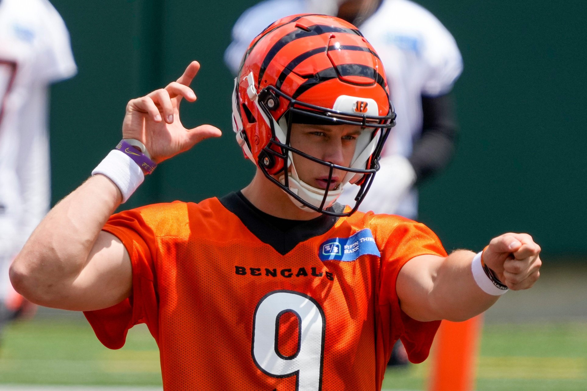 Joe Burrow working on deal to keep Bengals stars in place