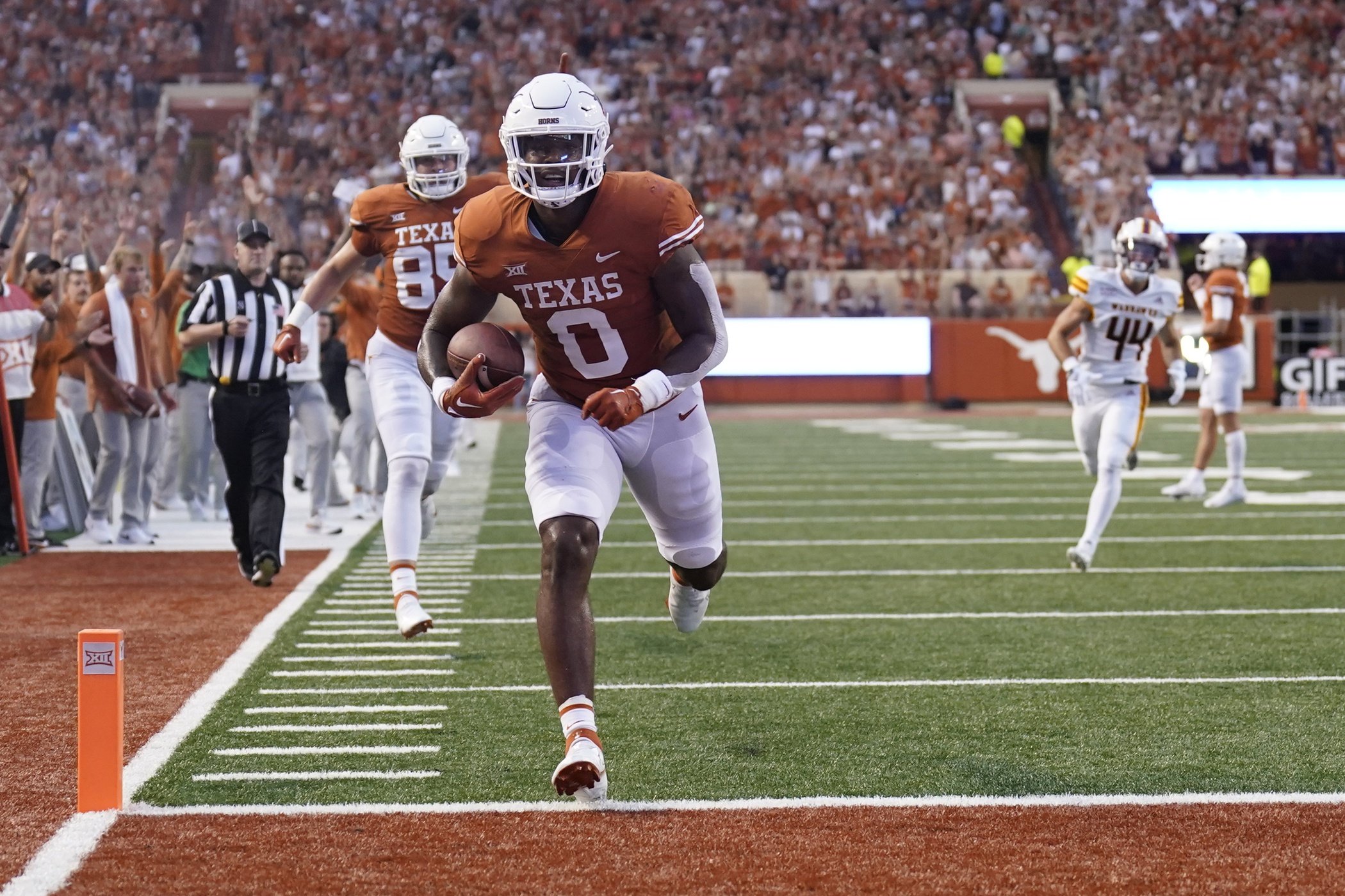 Texas Longhorns Preview Roster, Prospects, Schedule, and More